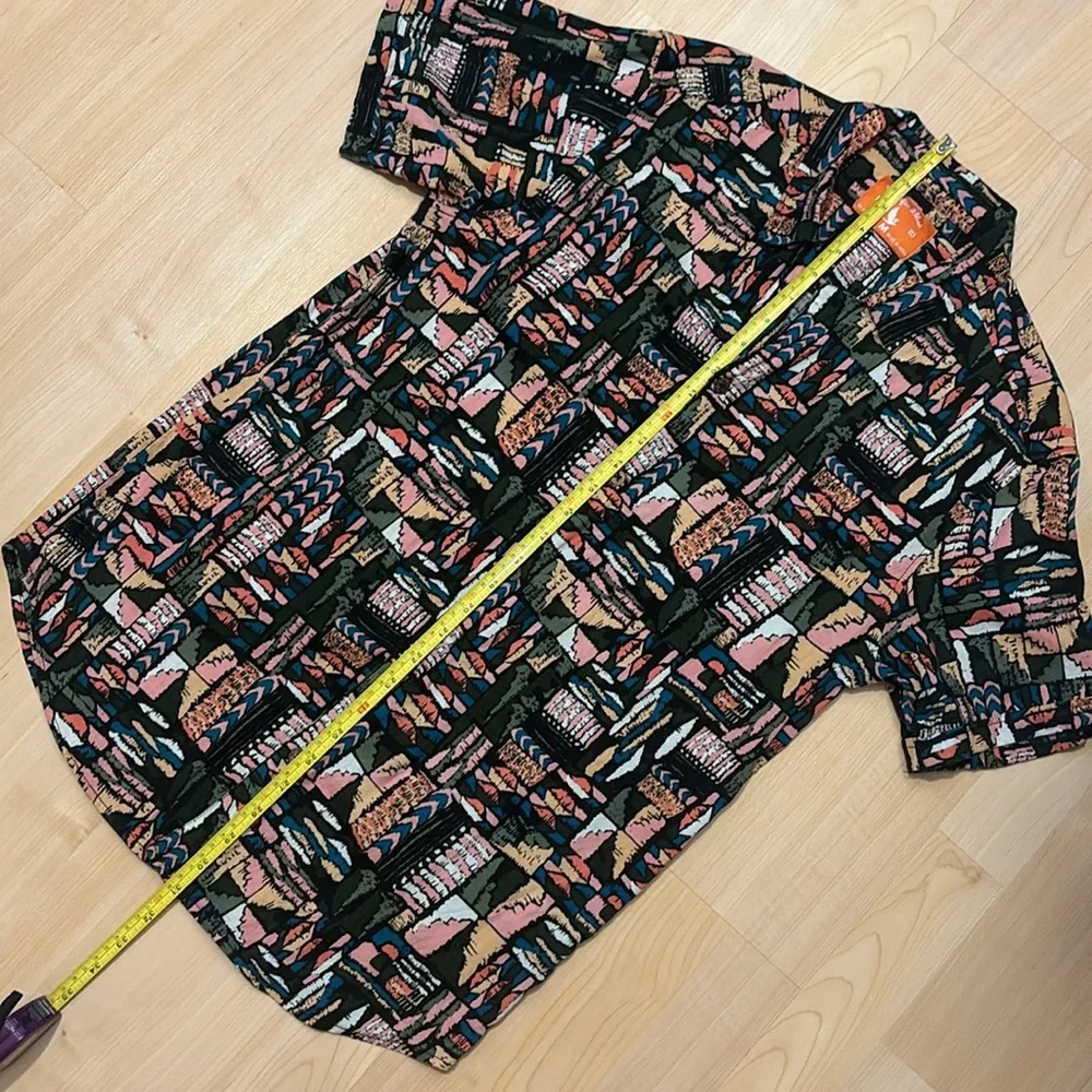 Lightweight Patterned Button Down - Picture 6 of 7